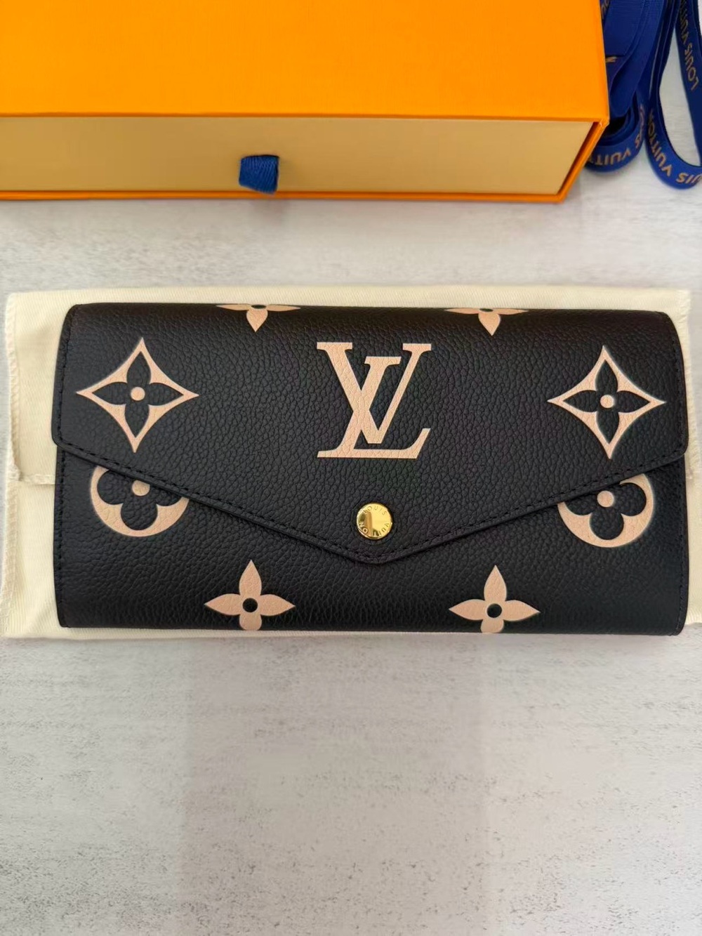 Louis Vuitton Black Wallet with Pale Pink Monogram Motifs